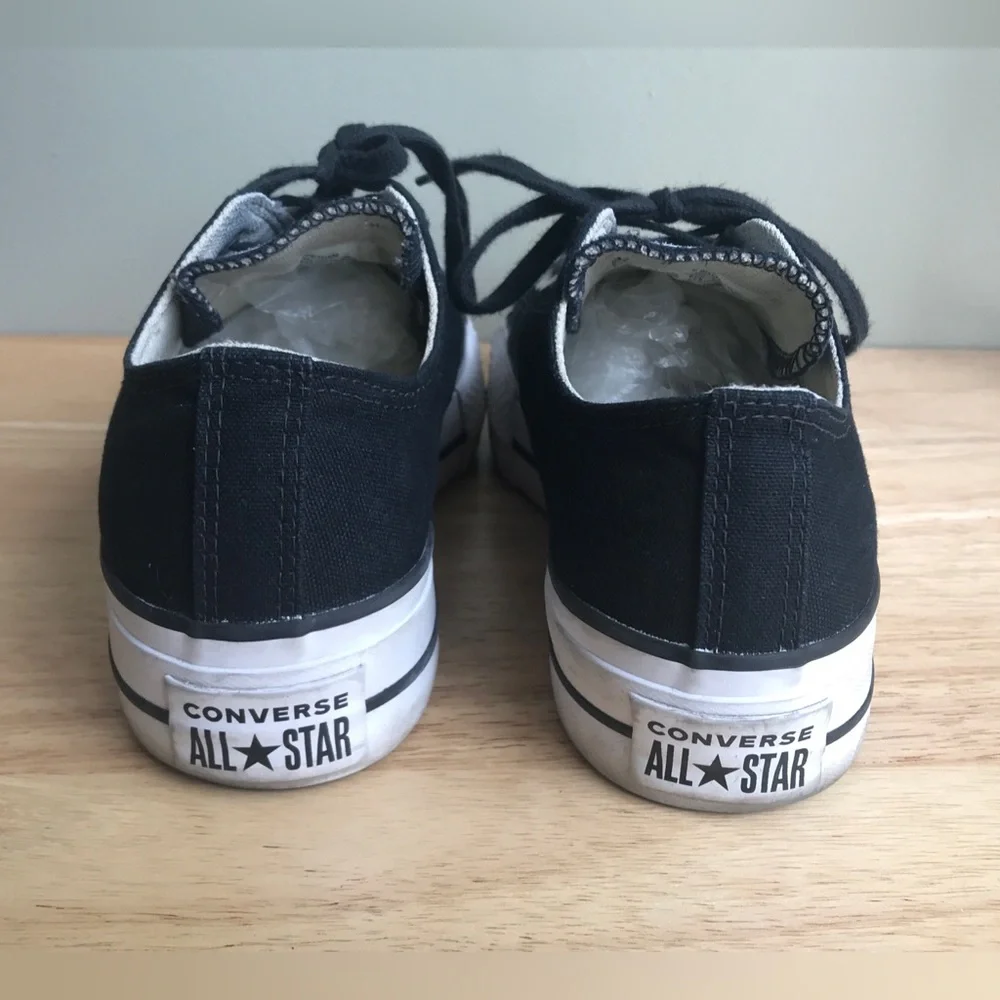 Converse Women’s Chuck Taylor All Star Low-Top Platform Sneaker Size: US 7 - Picture 5 of 13